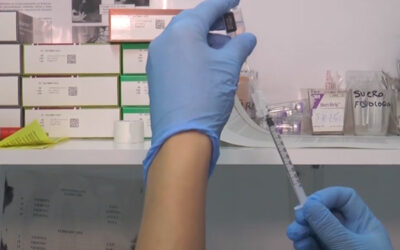 Vacunación masiva para intentar frenar el colapso en el Centro de Salud de Sax por covid y gripe