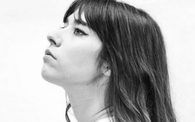 «Ave del paraíso», nuevo single de Chloé Bird