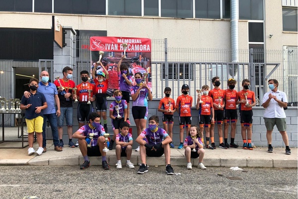 Se celebró la fiesta del ciclismo en Sax con el IV Memorial Iván Rocamora