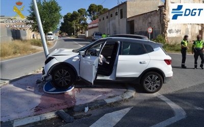 La Guardia Civil investiga en Elda a un conductor que tuvo un accidente tras darse a la fuga para evitar ser sancionado