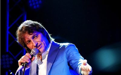 Con el espectáculo Progetto Emozione, el italiano Enrico Carso revive la música de Roberto Carlos