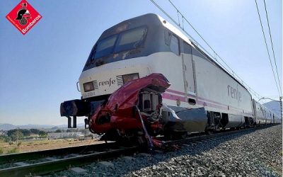 Fallecen los cuatro ocupantes de un vehículo arrollado por un tren en Novelda