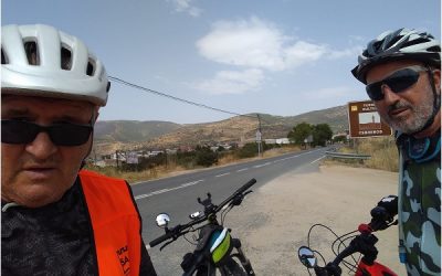 Dos sajeños recorren en estos días el Camino de Santiago en bicicleta que les llevara a tierra santa en varias etapas