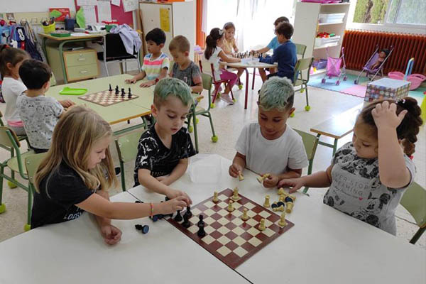 El ajedrez ocupa su sitio en las aulas del Colegio Alberto Sols