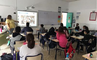 A través de unos talleres llevan la diversidad a las aulas del Colegio Cervantes de Sax