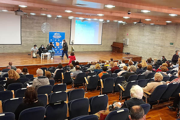 Voluntarias y visitadoras de enfermos de Sax participan en las Jornadas sobre el Duelo y la Agonía en Alicante