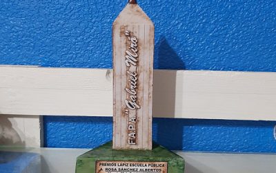 La sajeña Rosa Sánchez Albertos recibe el premio «Lápiz Escuela Pública»