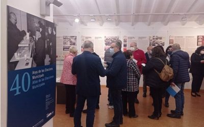 Dos conferencias rememoran los 40 años de los Ayuntamientos democráticos en Sax