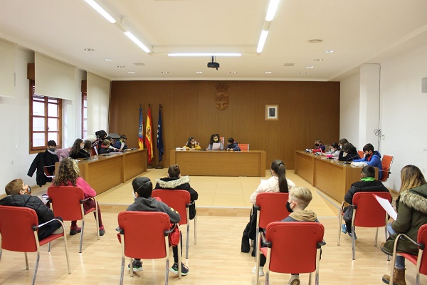 Los escolares sajeños conocen el Ayuntamiento con motivo del Día de la Constitución Española