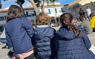 La mascarilla deja de ser obligatoria por la calle y en los recreos de los coles