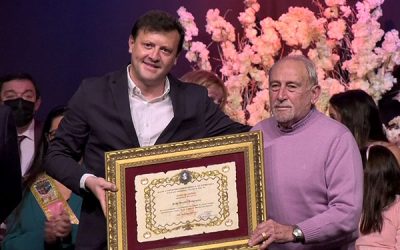 La comparsa de Moros rinde un homenaje a la Peña Sajeño Alagonesa por sus casi 40 años de trabajo en la fiesta