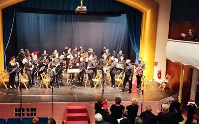 Los Sones de Sax daban la bienvenida a la Navidad con un concierto benéfico a favor de la asociación contra el cáncer
