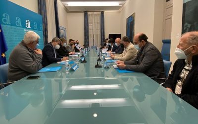 La Diputación y los regantes del Alto Vinalopó cierran filas en defensa de los intereses hídricos de la comarca
