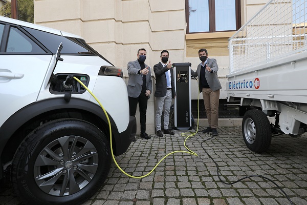 La Diputación realiza una inversión histórica de 4,7 millones para dotar de vehículos eléctricos a 122 municipios