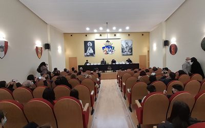 Los niños y niñas de Sax, reciben premios por sus trabajos en los concursos de narrativa y dibujos sobre las fiestas de San Blas