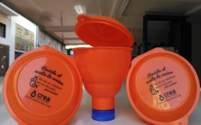 Sax y Salinas se adhieren al servicio de recogida selectiva de aceite de cocina usado