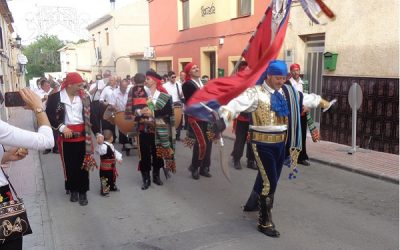 Salinas celebra su medio siglo de fiestas de Moros y Cristianos en honor a la Virgen del Rosario
