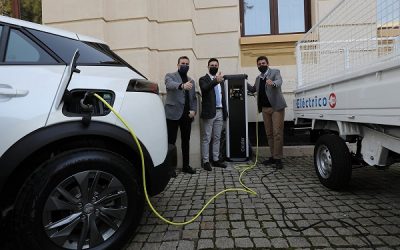 La Diputación instala en la provincia 97 puntos de recarga para vehículos eléctricos con una inversión de 1,4 millones