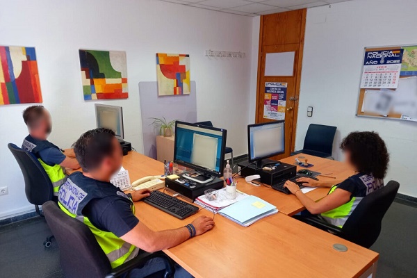 La Policía Nacional detiene a dos jóvenes por abusos sexuales a varias chicas durante las fiestas de Elda