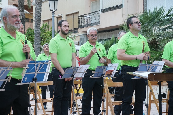La Colla los Amigos llenará de música tradicional la Plaza Cervantes de Sax