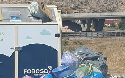 Las quejas por el nuevo servicio de recogida de residuos en las zonas rurales de Sax no cesan