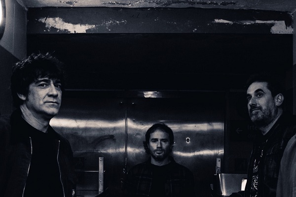 El Capitán Elefante presenta su nuevo single «Harry cabeza de perro»