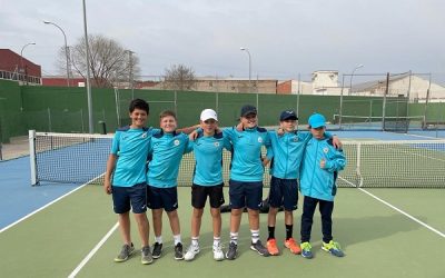 Ocho jóvenes del Club Tenis Sax participan en el XLV Circuito Alicantino de Tenis en el que se enfrentaran a los mejores jugadores de España