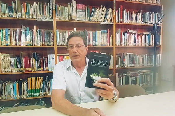 El escritor Pedro Fernández – Luna presentará su nuevo libro «Luz en la oscuridad (Poemas encadenados II)»