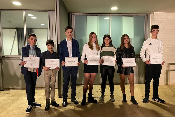 Siete alumnos de Sax reciben los premios extraordinarios por su rendimiento académico en Educación Primaria en Altea