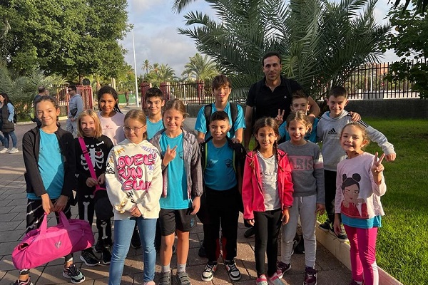 Trece participantes del Club Natación Sax realizan buenas marcas en Elche