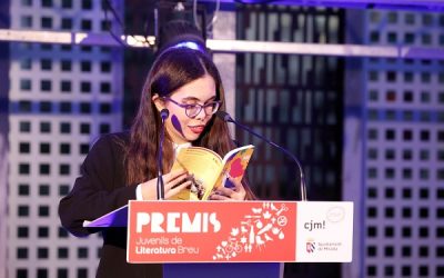 Una joven escritora sajeña recibe el Premio Juvenil de Literatura Breve de Mislata