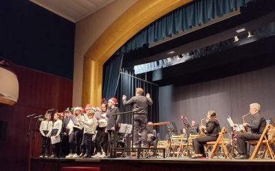 La música de películas vistió de Navidad el concierto más solidario de los Sones en Sax