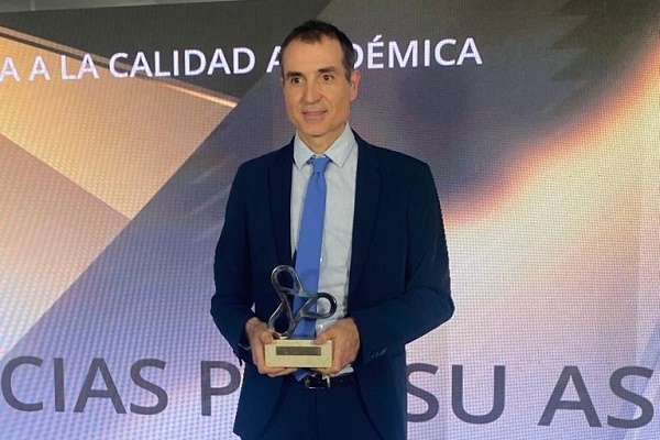 El profesor de la UA Fernando Maestre se alza con el Premio Hélice ANECA a la Calidad Académica