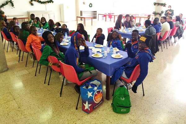 El Hogar Provincial recibe la visita del Coro Infantil de Benín