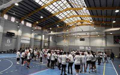 83 Deportistas de Inglaterra, Suecia, Bulgaria y España participan en Petrer en un Campus Internacional de Baloncesto Adaptado
