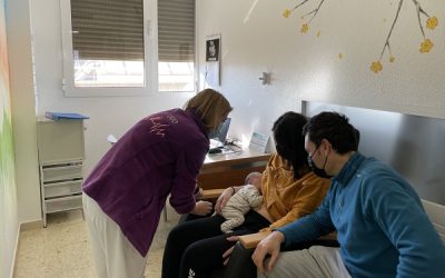 El Hospital de Elda pone en marcha la consulta específica de lactancia materna