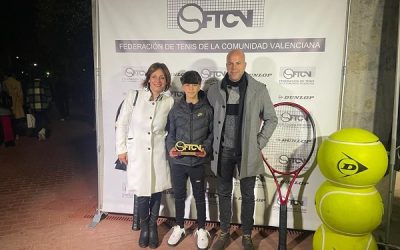 Un sajeño recibe el premio de Campeón de dobles de la Comunidad Valenciana