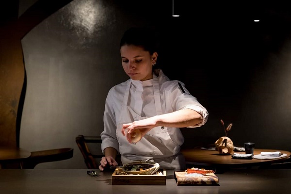 Una cocinera sajeña finalista entre los cinco mejores jóvenes chefs de España