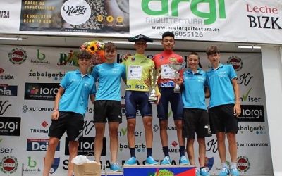 Dos corredores del Club Ciclista Sax conquistan la Bizkaiko Itzulia