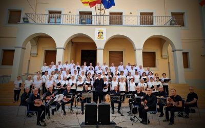 Más de 100 voces y músicos llenaban Sax de vida con música de verano