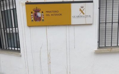 La Guardia Civil de Pego sufre un ataque vandálico: Varios desconocidos tiran huevos al cuartel