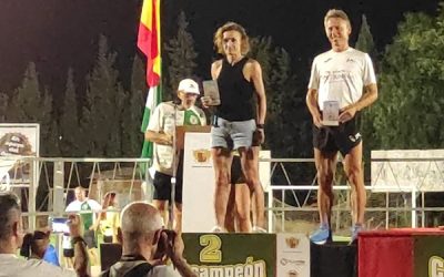 Una atleta sajeña se alza con un trofeo en la 35 Subida al Santuario de Santa María Magdalena de Novelda