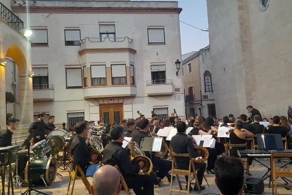 La Orquesta Sinfónica Teatro Castelar presenta su nueva temporada en Sax con el concierto “Broadway Festival”