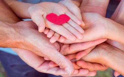 Millones de personas, multitud de formas de amar ¿se puede querer a más de una persona a la vez?