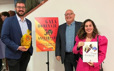 Los Sones de Sax y las comparsas de Turcos y Árabes Emires reciben un homenaje en Petrer