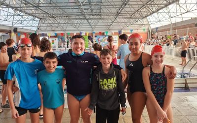 Estupendo debut en competición para los alevines del Club Natación Sax
