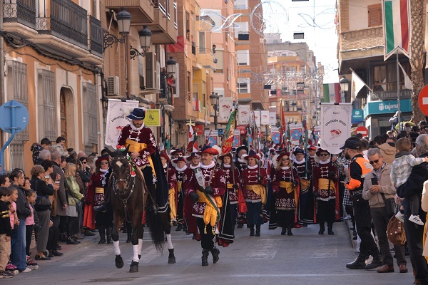 Sax vivió un momento histórico con el Desfile Especial del 150 aniversario de la Comparsa Garibaldinos