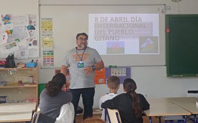 Los escolares de Sax celebran el día del pueblo gitano el martes 9 de abril