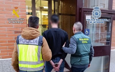 La Guardia Civil y la Policía Nacional detienen a un varón por robar, cuchillo en mano, en cinco establecimientos