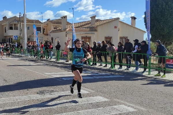 Una atleta sajeña se alza con dos primeros puestos en las carreras de Elche y Petrer